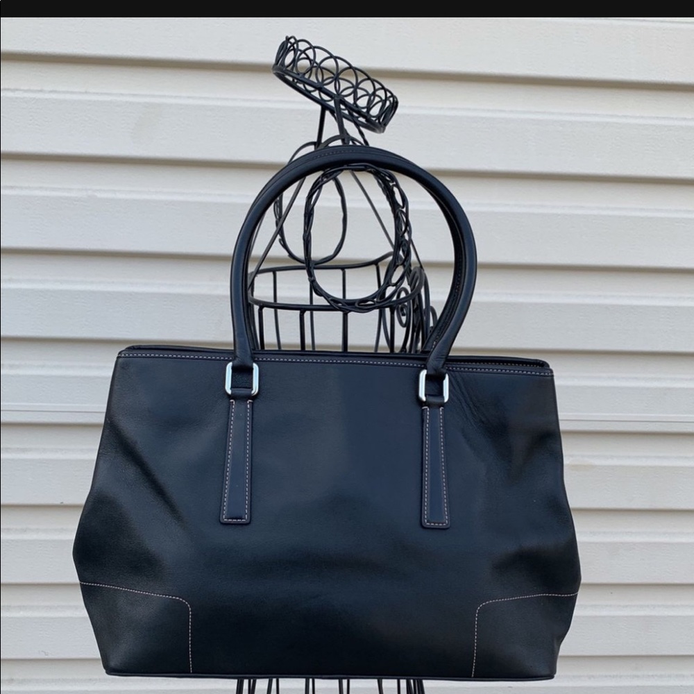BEAUTIFUL VINTAGE BLACK COACH LARGE  BAG